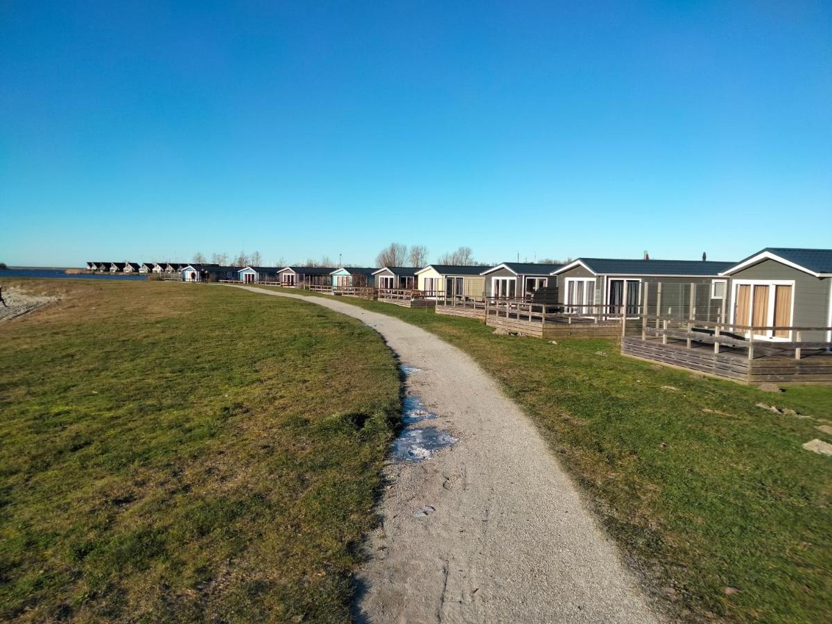 Bj Chalets - Robbengat 68 - Gezellige Chalet Op Vakantiepark Lauwersoog! Vroege Incheck! المظهر الخارجي الصورة